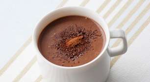 Chocolate quente funcional: receita cremosa para aquecer os dias frios