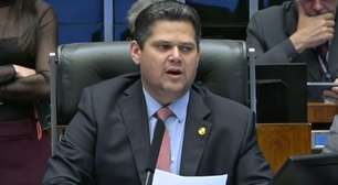 Cobrado por senadores, Alcolumbre se nega a ler pedido para criar CPI do Master