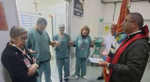 Comissão da Festa do Divino leva força e esperança a pacientes da Santa Casa de Mogi