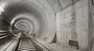 O cemitério de aço debaixo do oceano: por que os engenheiros abandonaram tratores monstruosos de 12 mil toneladas dentro das paredes do Eurotúnel