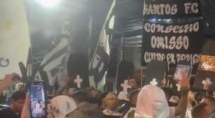 Protesto de torcedores volta a dar o tom em votação do estatuto do Santos