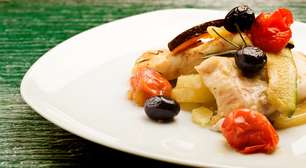 Bacalhau ao forno com batata e abobrinha | Receita