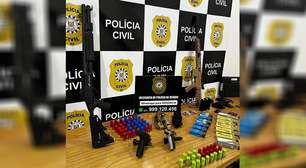 Arsenal é recolhido pela Polícia Civil na casa de suspeito de violência contra a mulher em Osório