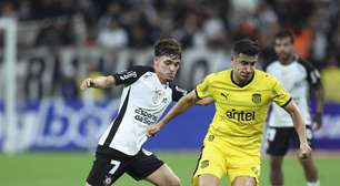 Corinthians empata com Peñarol e garante liderança do grupo E da Libertadores