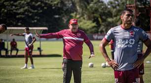 Vila Nova vê briga por posição esquentar e jogador agradece: "Todo atleta"