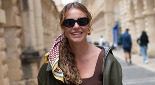 Paolla Oliveira monta mala de viagem para Itália com tons terrosos, lenço e pantalona