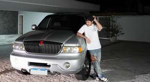 João Augusto exibe carro raro de Gugu dos anos 2000: 'O favorito do meu pai'