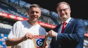 Podolski anuncia aposentadoria e vira dono de seu clube do coração na Polônia