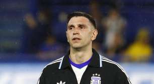 Ídolo da Argentina, Dibu Martínez vira dúvida para estreia na Copa