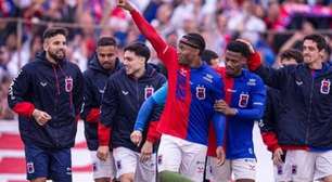 Torcida dá show, Paraná vence na Vila lotada e está de volta à elite do Paranaense