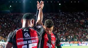 Com embalo da torcida, Vitória bate Internacional e ganha fôlego no Brasileirão