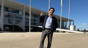 Pré-candidato do Missão, Renan Santos ataca Jair e Flávio Bolsonaro