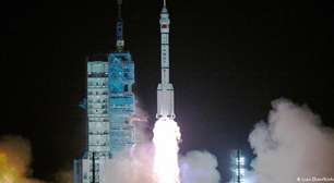 China lança missão espacial preparatória para viagem à Lua