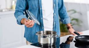 A ciência do antiaderente: como o teflon se mantém preso ao metal sem perder sua função