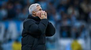 Luís Castro elogia evolução do Grêmio após virada: "Podemos atingir coisas boas"