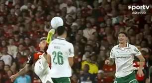 Voadora? Veja o lance que rendeu a expulsão de Carrascal durante Fla e Palmeiras