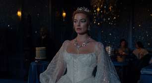 Diretora se arrepende de ter cortado cena de Margot Robbie 'peluda' em 'O Morro dos Ventos Uivantes'