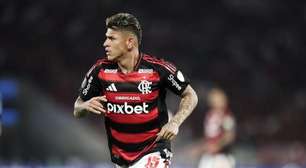 Organizada do Flamengo vai até a casa de Carrascal cobrar jogador; veja