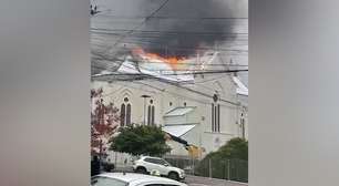 Incêndio destrói Igreja Matriz centenária na Serra Gaúcha; não houve vítimas