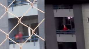 Casal transa na sacada de apartamento e vizinhos chamam a polícia: 'Só não olha, recalcada'