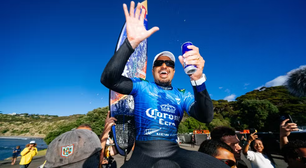 Italo Ferreira vence etapa da Nova Zelândia e assume liderança do ranking da WSL