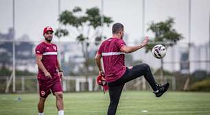 Chapecoense mira ex-Vila Nova e treinador pode voltar à Série A em gigante