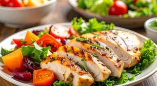 Que tal um frango grelhado suculento e saboroso para seu jantar? Aprenda o truque