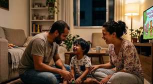 Brincar e dar risada com os filhos pode ajudar mais no desenvolvimento infantil do que parece