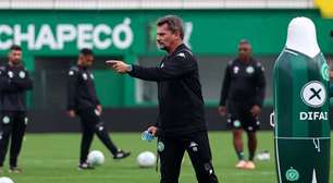 Chapecoense anuncia demissão de Fábio Matias após 10 jogos