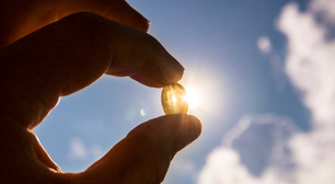 Níveis de cálcio e vitamina D são essenciais para a saúde óssea em adultos mais velhos