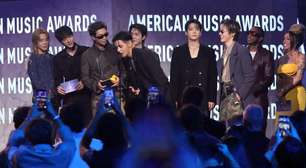 BTS leva troféus no American Music Awards 2026: 'Continuem nadando'