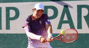 "A torcida me manteve acreditando", diz Fonseca após vencer de virada e avançar em Roland-Garros