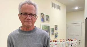Homem guarda frascos de insulina por mais de 50 anos e transforma convivência com diabetes em obra de arte
