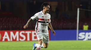 Artur celebra fim do jejum do São Paulo após vitória sobre o Boston River