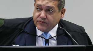 Nunes Marques dá prazo de 20 dias para PGR avaliar pedido de revisão de condenação de Jair Bolsonaro