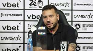 Alessandro Brito deixa o Botafogo