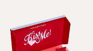 Kiss Me: Mari Maria aposta em kit bocão perfeito para o Dia dos Namorados!
