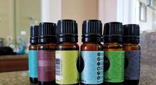 Mente acelerada antes de dormir? Aprenda ritual simples de aromaterapia
