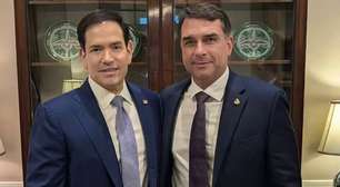 Flávio Bolsonaro se encontra com vice de Trump e secretário de Estado dos EUA em Washington