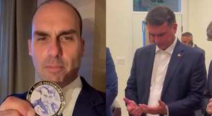 Eduardo Bolsonaro mostra medalha e roda de oração em reunião de Flávio com Trump na Casa Branca
