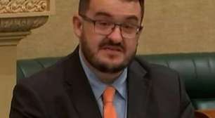 Deputado da extrema-direita na Austrália revela ser gay e assume namoro com mulçumano