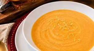 Sopa cremosa de cenoura com laranja e gengibre: leve e aromática