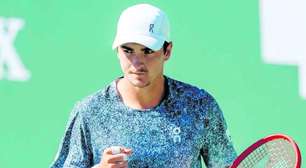 Saiba o horário em que João Fonseca vai enfrentar Novak Djokovic nesta sexta-feira em Roland Garros