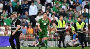 Torcida da Irlanda protesta contra Israel e paralisa amistoso em Dublin