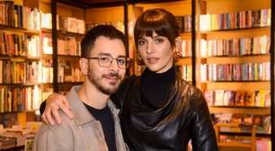 Elenco do seriado "Sandy &amp; Júnior" prestigia lançamento do livro de Raoni Carneiro; veja fotos