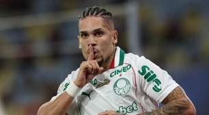 STJD absolve Paulinho, do Palmeiras, após gesto em comemoração