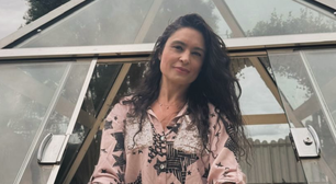 Atriz relembra que foi a 27 médicos até conseguir diagnóstico de doença: 'Fiz cirurgias sem necessidade'