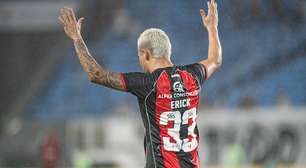Erick vive grande fase e se torna destaque ofensivo do Vitória