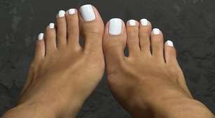 As quatro cores de pedicure que mais rejuvenescem os pés maduros