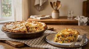 Sobrou frango? Transforme em uma torta deliciosa e econômica